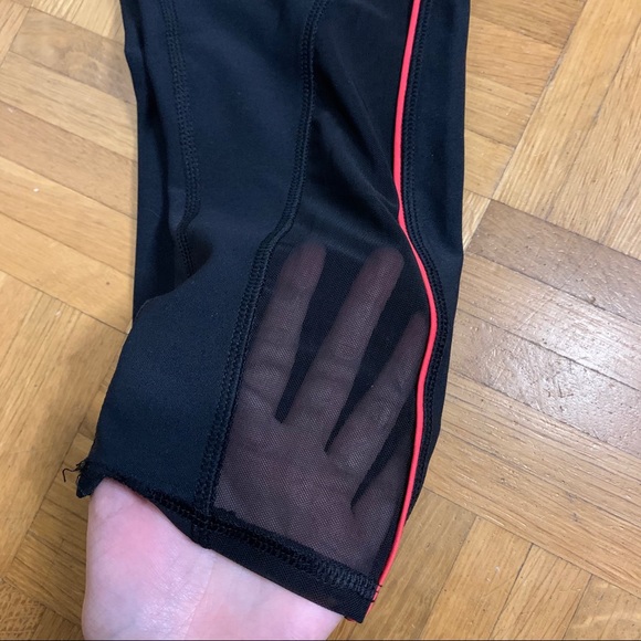 La Vie En Rose Cropped Mesh Detail Active Leggings - Picture 10 of 13